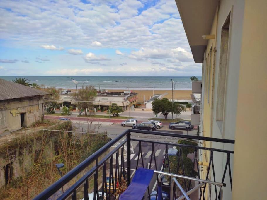 Casa Di Pipo - Appartamento Davanti Al Mare Pescara Exterior foto